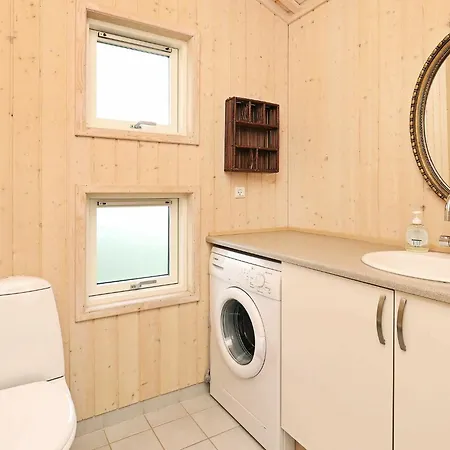 Three-bedroom Holiday In 1 Σπίτι διακοπών *