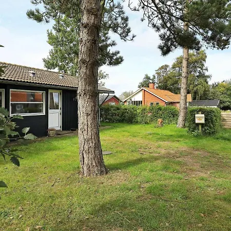 Three-bedroom Holiday In 1 Σπίτι διακοπών Asperup
